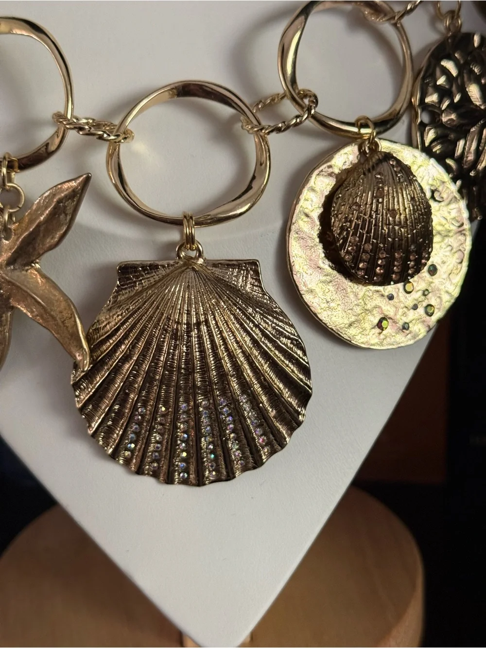 NWT Sequin Gold-Tone Sea Charms Chunky Statement Necklace with Starfish & Shells